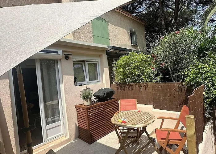 Maison De En Centre-ville Avec Terrasse Et Parking