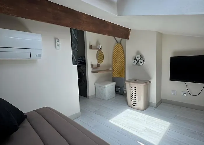 Maison De En Centre-ville Avec Terrasse Et Parking Appartamento *